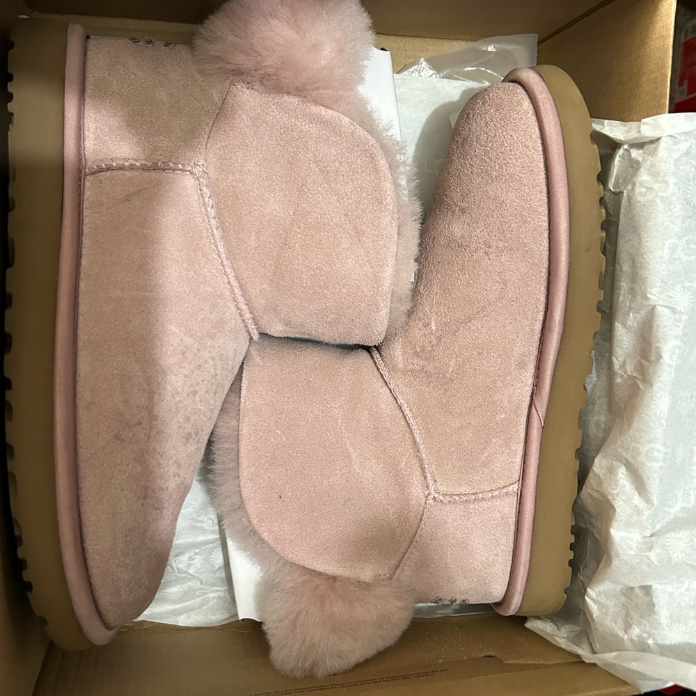 Crystal pink ugg